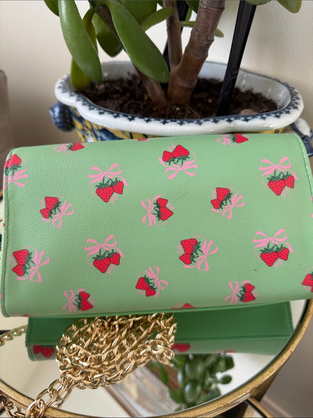 Juicy Couture Mint Green Strawberry Print Mini Crossbody Bag Clutch Gold Chain - Picture 4 of 5